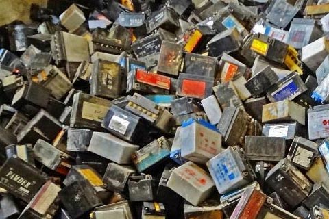 威海回收旧电瓶价格|德赛电池DESAY叉车蓄电池回收